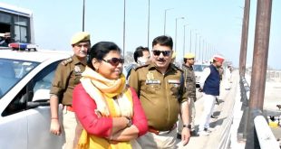 डीएम ने किया कछला घाट व मंदिरों का निरीक्षण श्रद्धालुओं को ना हो कोई परेशानी, अधिकारी सजग होकर करें कार्य