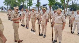 अमित किशोर श्रीवास्तव द्वारा रिजर्व पुलिस लाइन में साप्ताहिक मंगलवार परेड का किया गया निरीक्षण0