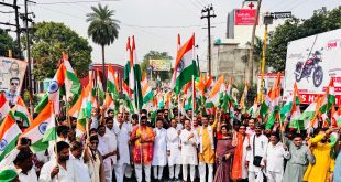 तिरंगा यात्रा में गूंजा भारत की सेना का शौर्य, खूब लहराया तिरंगा।