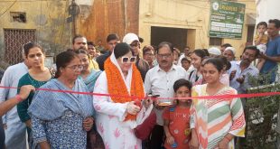 पालिकाध्यक्ष फात्मा रजा ने मोहल्ला चाहमीर में सीसी सड़क का  शिलान्यास किया