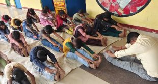 उच्च प्राथमिक विद्यालय करखेड़ी में समर कैंप के दूसरे दिन बच्चों ने योगासन और विभिन्न गतिविधियों में भाग लिया