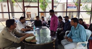 कोतवाली में आयोजित थाना समाधान दिवस में तहसीलदार विजय कुमार शुक्ला ने फरियादियों की समस्याएं सुनने के बाद उनके निस्तारण को लेकर टीमें रवाना की