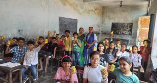 जायंट्स ग्रुप आफ बिसौली रॉयल्स के तत्वावधान में के.डी. मोंटेसरी स्कूल में चल रहे 10 दिवसीय समर कैंप के पांचवें दिन विभिन्न प्रकार की विधाओं की प्रैक्टिस कराई। सर्वप्रथम ग्रुप के अध्यक्ष राहुल वार्ष्णेय ने गणपति जी के सामने दीप प्रज्ज्वलित किया