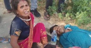 कादर चौक – पिकअप की टक्कर से बाइक सवार पति की मौत पत्नी और बच्चा घायल