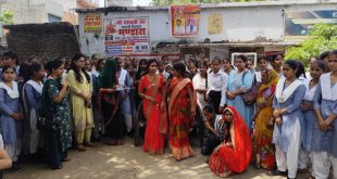 राजकीय कन्या इंटर कॉलेज में समर कैंप की चौदहवें दिन छात्राओं द्वारा ईश्वर वंदना की गई