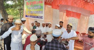 ईद उल अजहा के मौके पर ईदगाह मैदान में तंजीम अब्दे मुस्तफा द्वारा शरबत का वितरण किया गया