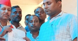 नगर में बाईपास और ललुआ नगला गांव में विद्युत उपकेंद्र की मांग को लेकर सपा के विधानसभा अध्यक्ष सुरेंद्र सिंह यादव के नेतृत्व में कार्यकर्ताओं ने नारेबाजी कर राज्यपाल को संबोधित ज्ञापन तहसीलदार विजय कुमार शुक्ला को सौंपा